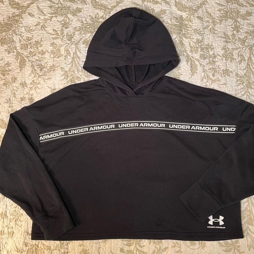 Under Armour Rival Logo Cropped Pullover Hoodie, size medium